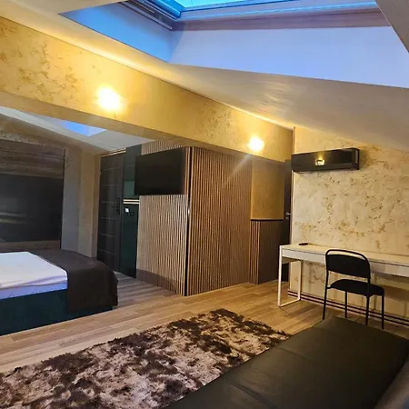 Simple National Arena Self Check In Apartment *